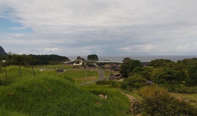 宇川温泉からの海