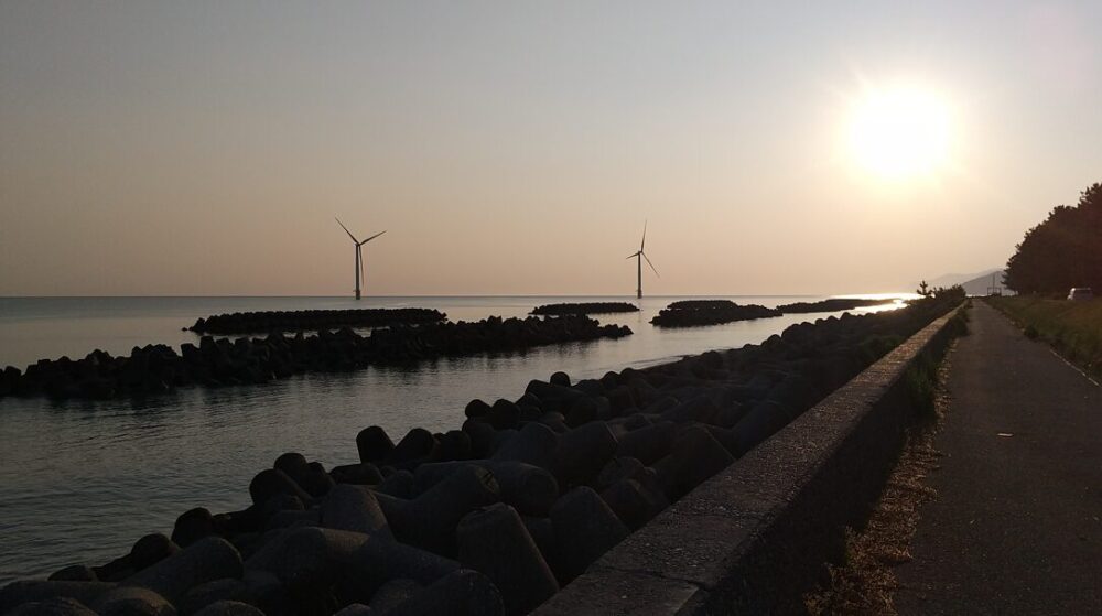 入善沖洋上風力発電所