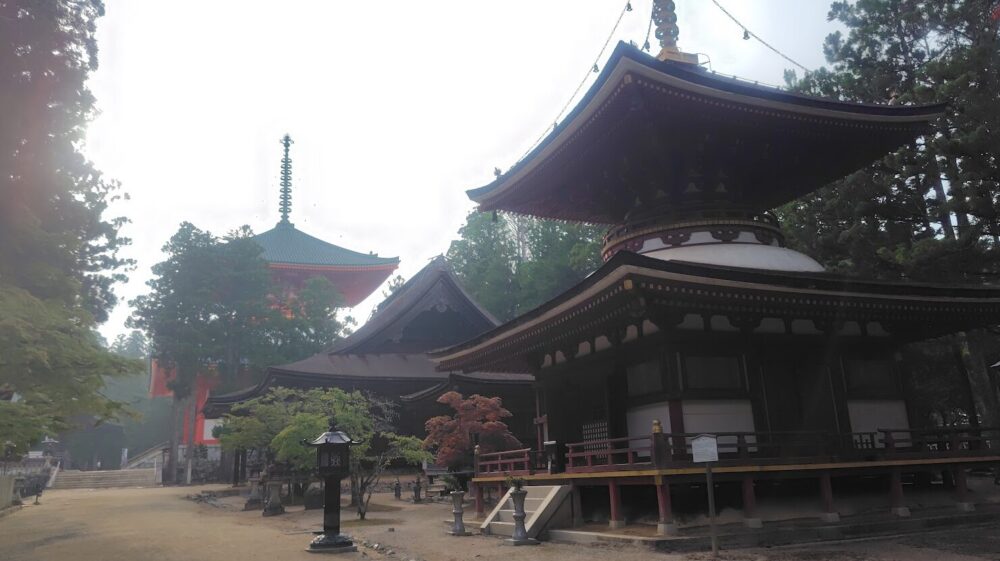 壇上伽藍