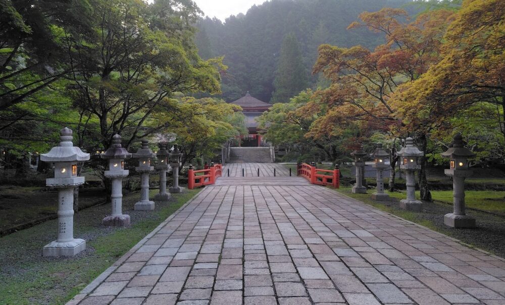 英霊殿