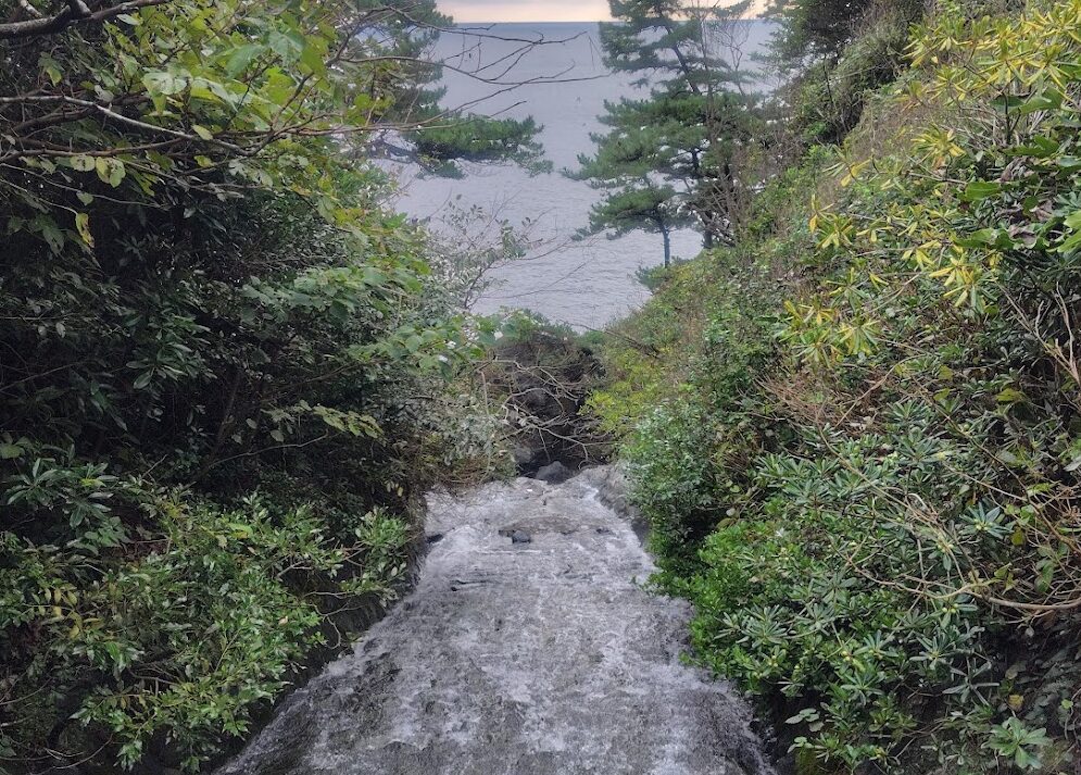 対島の滝展望台