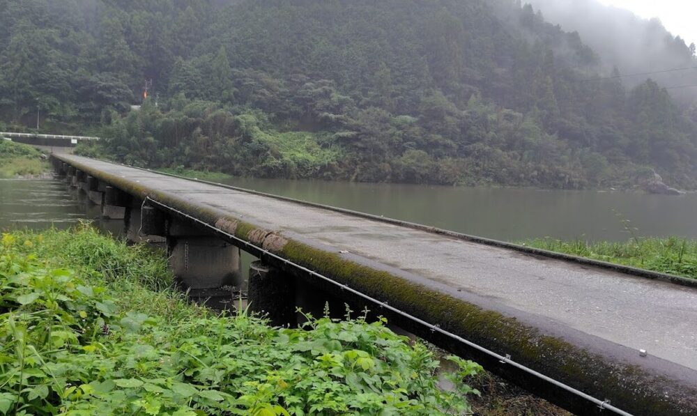 片岡沈下橋