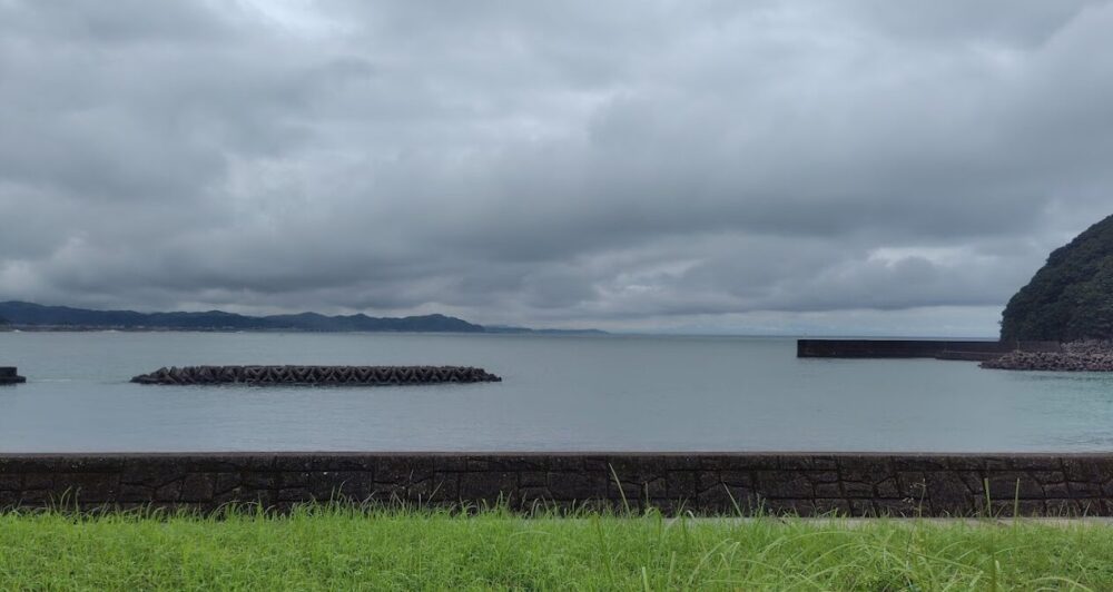 土佐龍温泉 三陽荘前の海岸