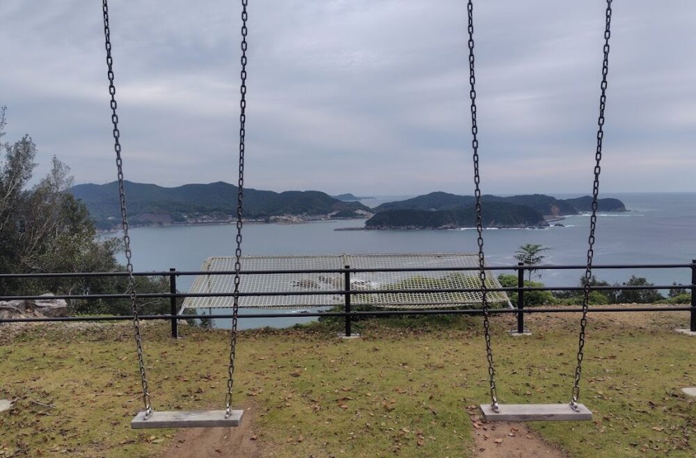 南海展望広場の絶景ブランコ