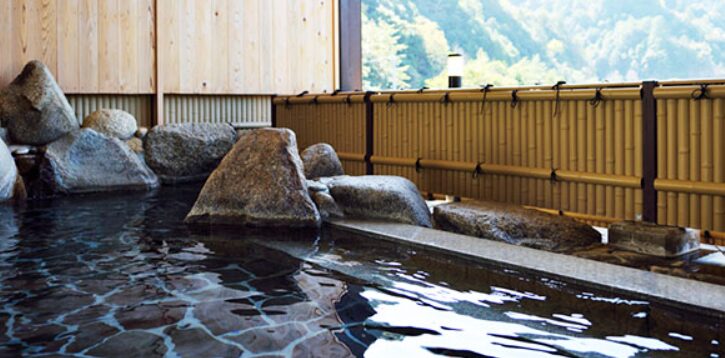 入鹿温泉 ホテル瀞流荘