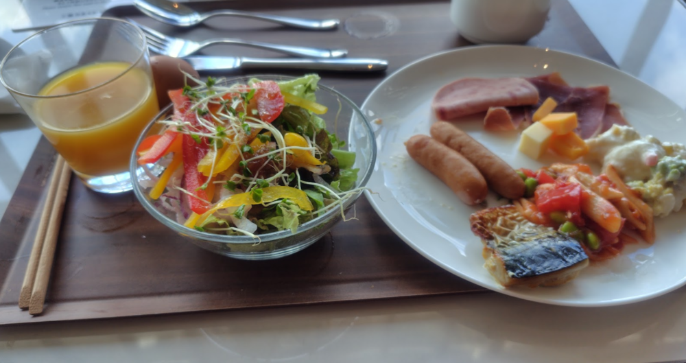 朝食
