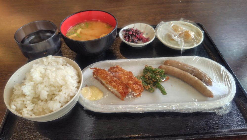 朝食