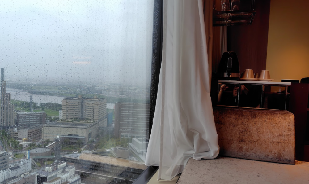部屋　カウチ